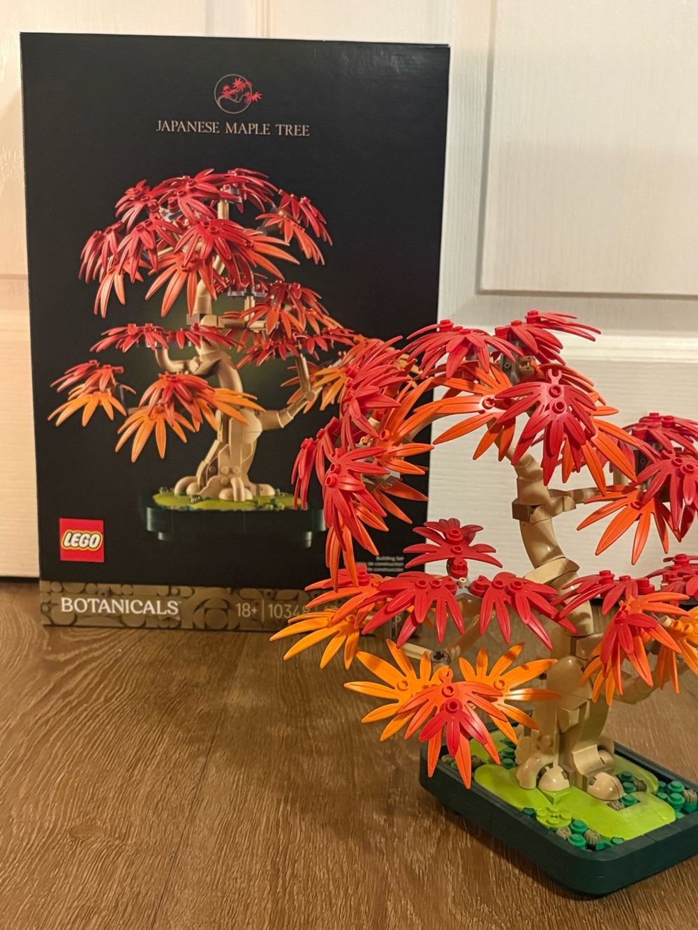 LEGO Japanese Maple Tree in Red and Orange Leaves